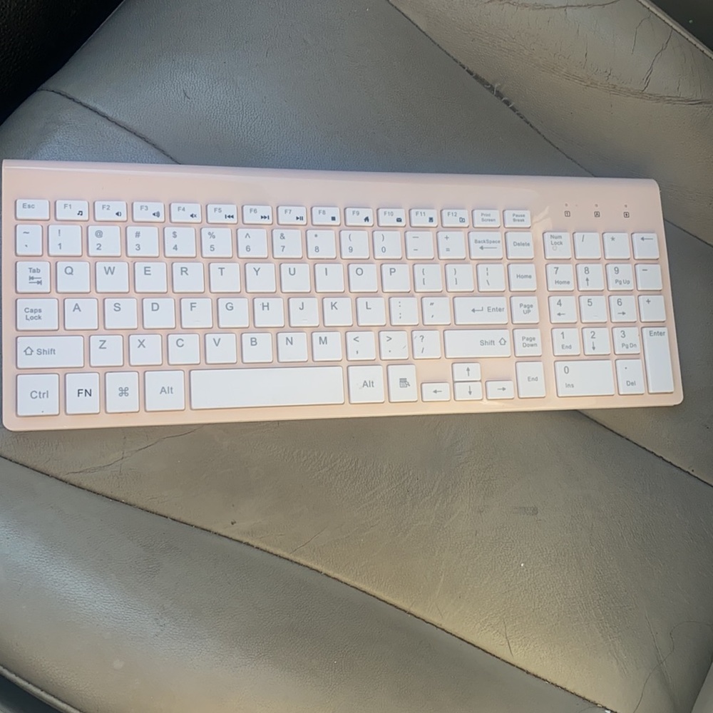 Cimetech 2.4G wireless keyboard without mouse Model #:K-10+TMoo2 - Picture 3 of 3